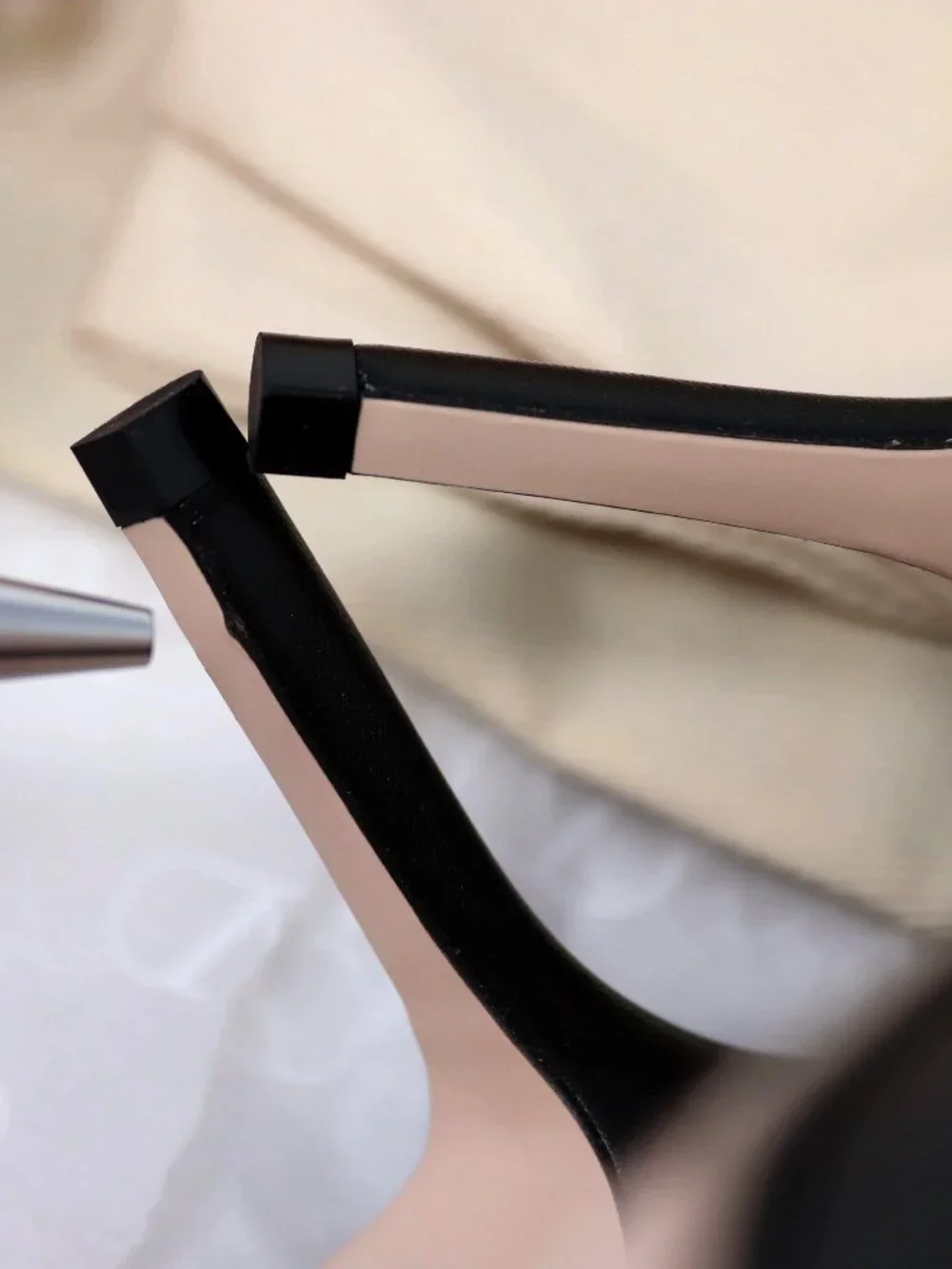 Valentino 37.5 NEW With Box Bepointy Slingback Pump Black & Ivory Patent Leather